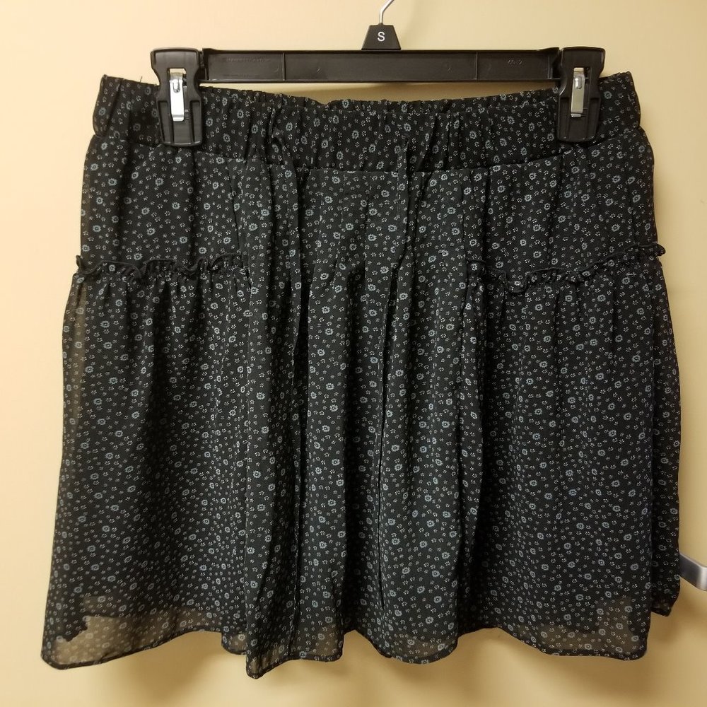 Super cute mini patterned old navy skirt